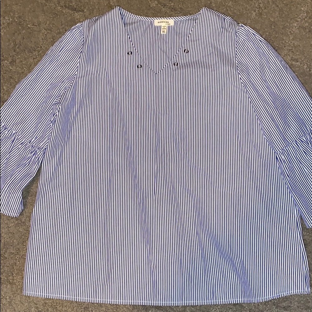Dark blue and white striped monteau top